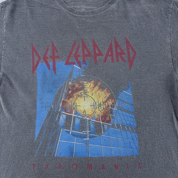 Def Leppard Pyromania Shirt Mens Small Gray Band Tee Graphic Rock Music 2021 - Picture 1 of 6